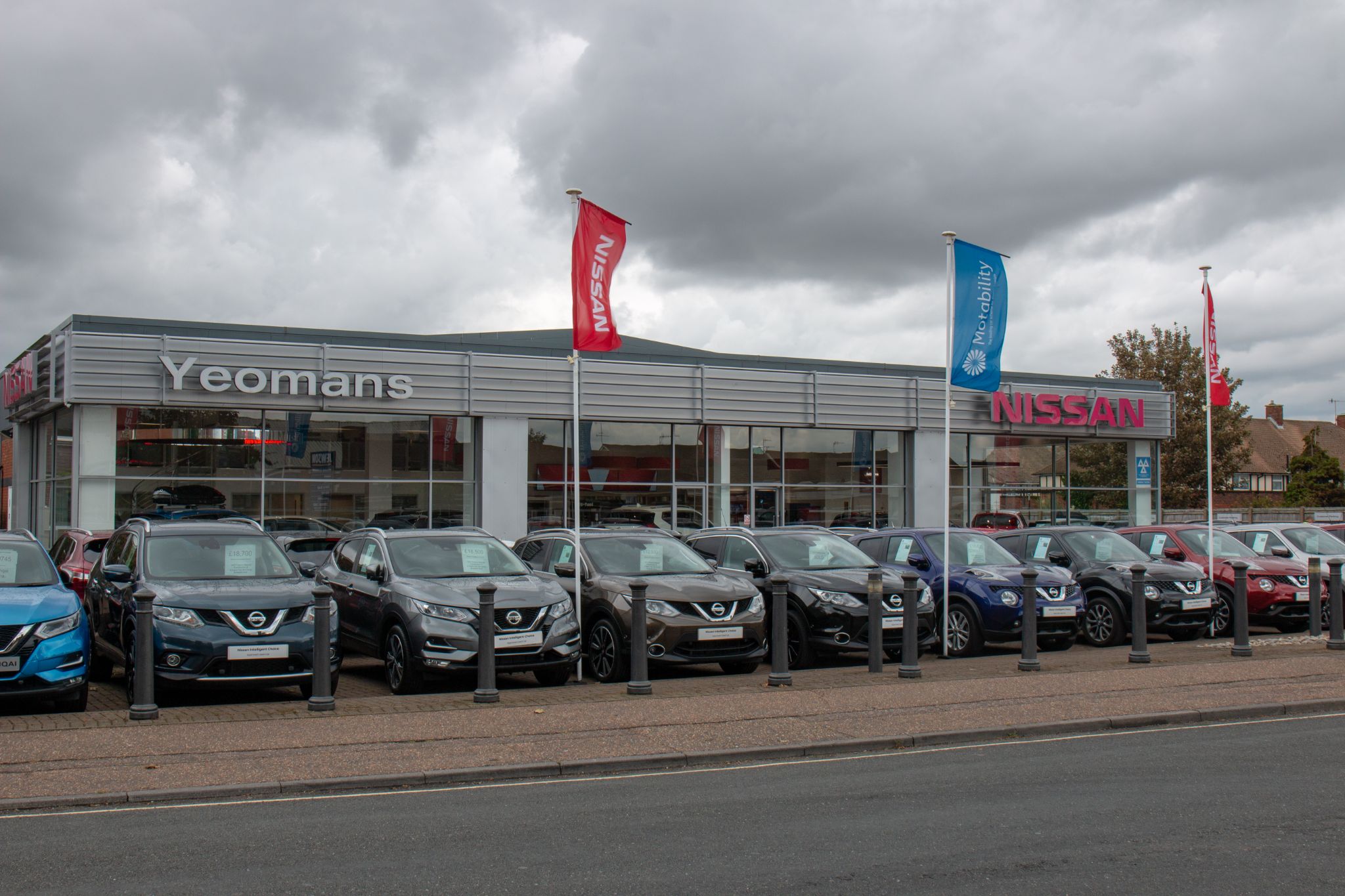 Yeomans Nissan Worthing Car dealership in Worthing AutoTrader